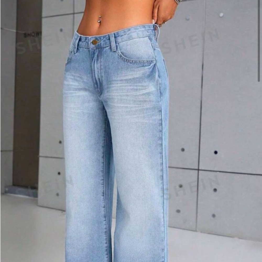 Low rise jeans new with out tags